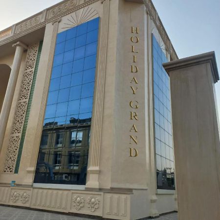Hotel Holiday Grand Велика Нойда Екстер'єр фото