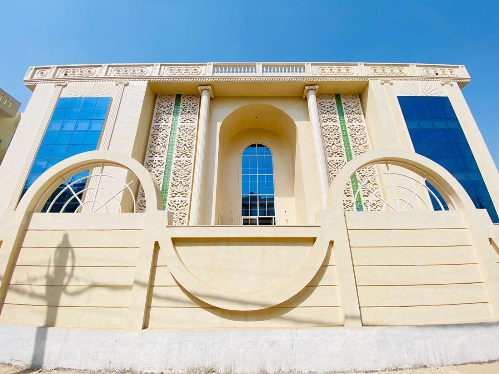 Hotel Holiday Grand Велика Нойда Екстер'єр фото
